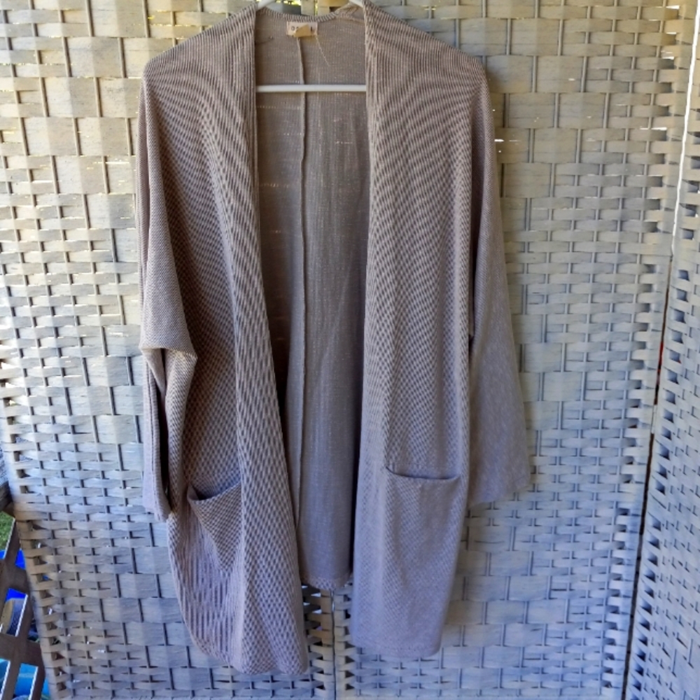 Donni ~ Long cardigan ~ Size OSFA Green / Gray /white Sku T1